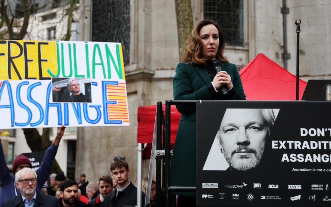 Stella Assange: “Es una persecución por motivos políticos”