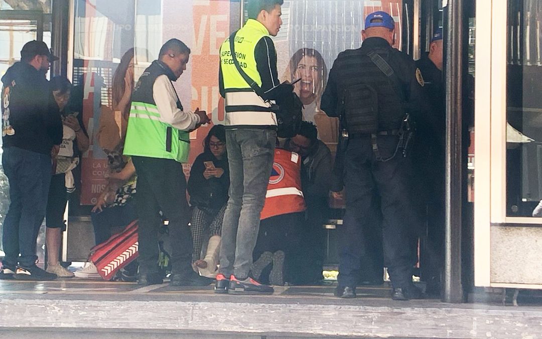 Metrobús frena intempestivamente y pasajeros salen proyectados; hay 6 heridos