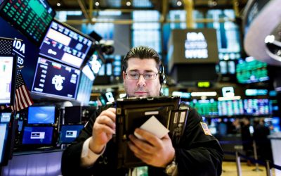 Cierra Wall Street en terreno mixto y el Dow Jones baja un leve 0.3%