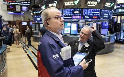 Cierra Wall Street en rojo y el Dow Jones baja 0.98%