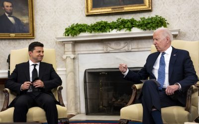 Dialoga Zelenski con Biden sobre el primer paquete de ayuda tras el voto positivo del Congreso