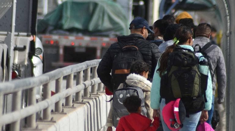 Periodista denuncia a 4T por deportar a niños migrantes no acompañados
