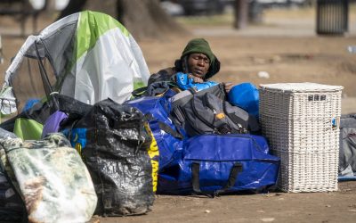 Debate Supremo de EUA si es legal multar a personas sin hogar por dormir en la calle