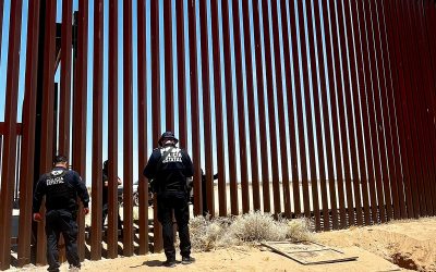 Descubren narcotúnel bajo muro fronterizo entre México y Estados Unidos