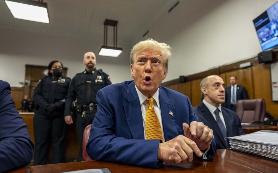 Pide Fiscalía que Trump reciba más multas por desacato en orden mordaza en su juicio penal