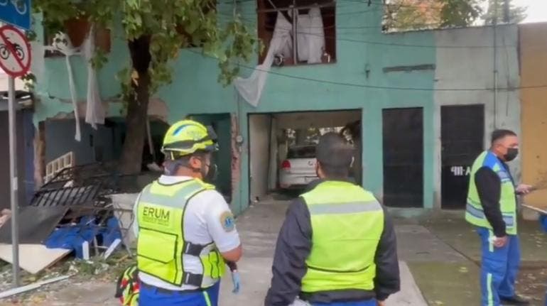 Explota vivienda en San Pedro de los Pinos, en la Benito Juárez