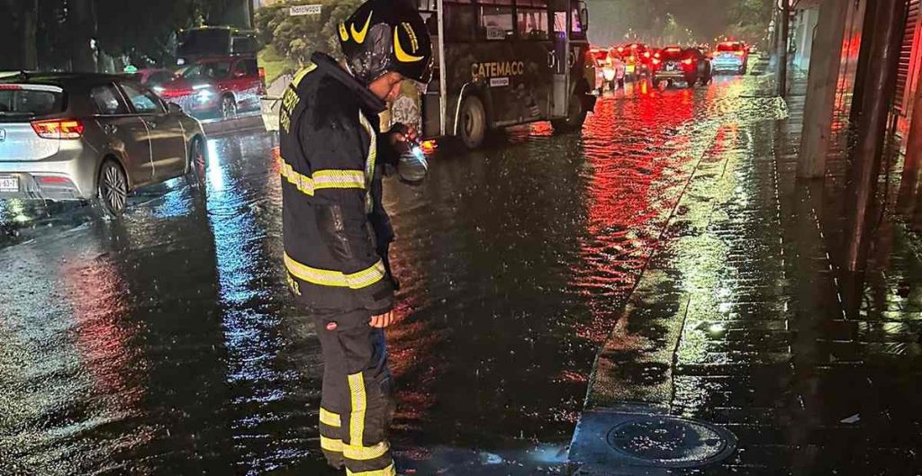 Se registran inundaciones en nueve alcaldías de la CDMX tras las intensas lluvias; Protección Civil activó la alerta roja para tres demarcaciones