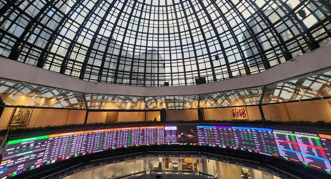 Cierra la Bolsa Mexicana agosto con caída del 2.09%