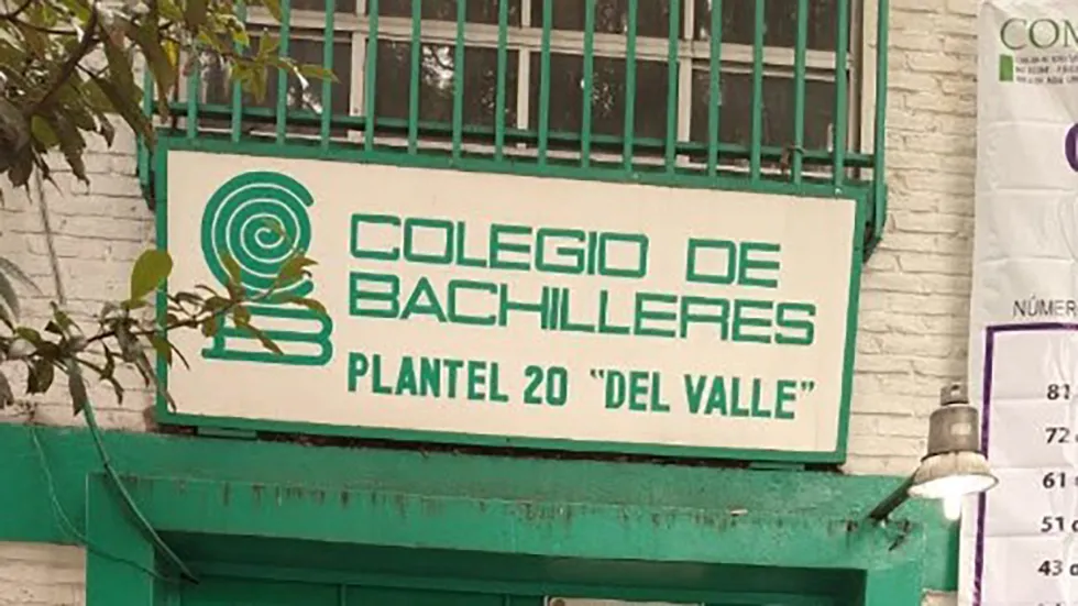 Enfrentamiento afuera del Colegio de Bachilleres 20 deja al menos dos heridos