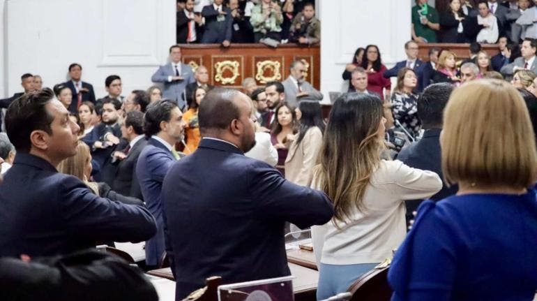 Amarra Morena mayoría calificada en Congreso de la CDMX al sumar a diputados de oposición