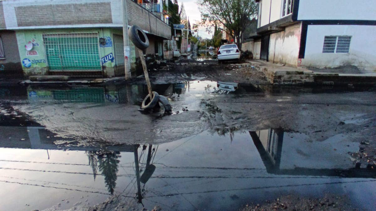 Chalco vuelve a inundarse; reaparecen lanchas para trasladar a habitantes