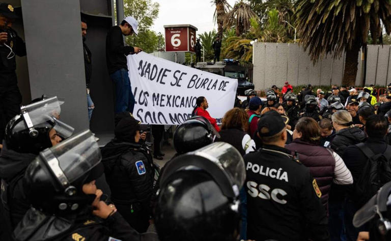 Previo al GP de México, trabajadores del Poder Judicial protestan en el Autódromo Hermanos Rodríguez; policía encapsulan a manifestantes