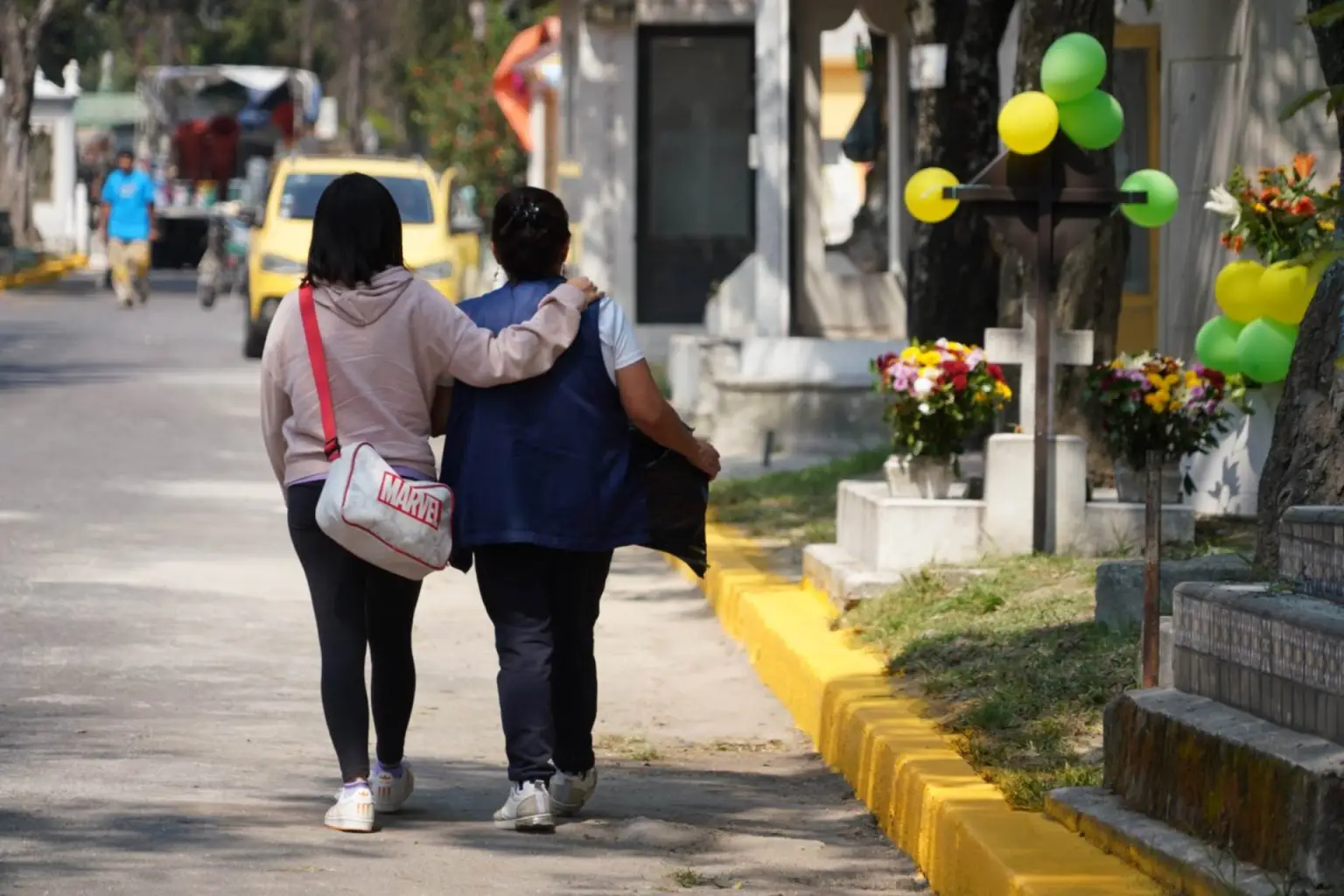 ¿Cuáles serán los horarios para visitar panteones en la CDMX este Día de Muertos?