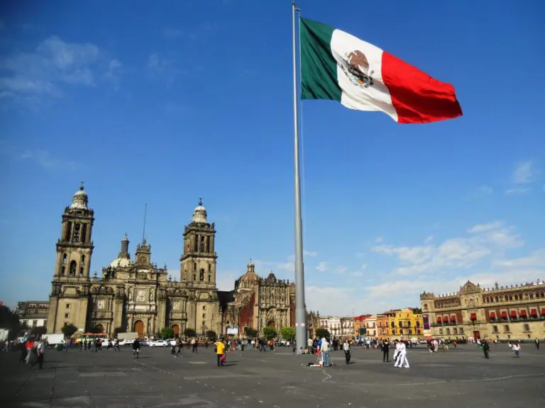 Cierran temporalmente estación Zócalo-Tenochtitlan de la Línea 2 del Metro