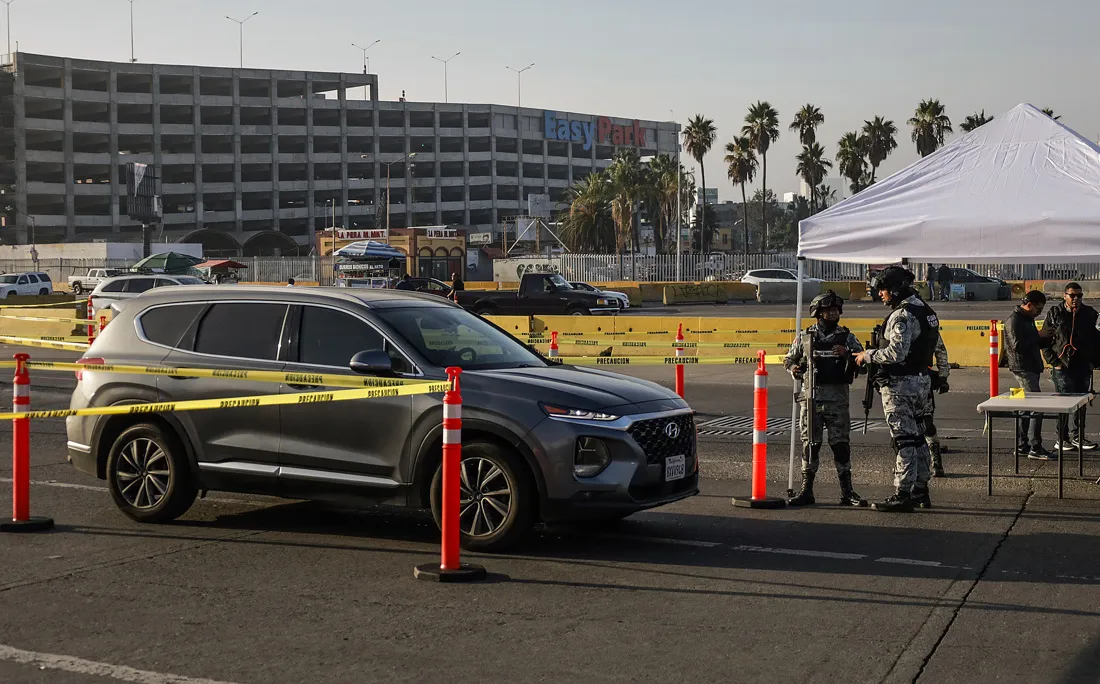 Instalan filtro de revisión en garita de Tijuana para detectar objetos ilícitos