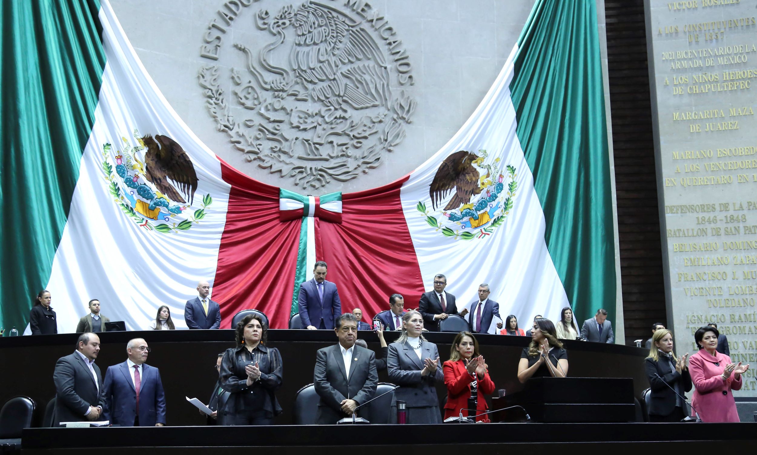 Senadores asisten a instalación de la Comisión Permanente