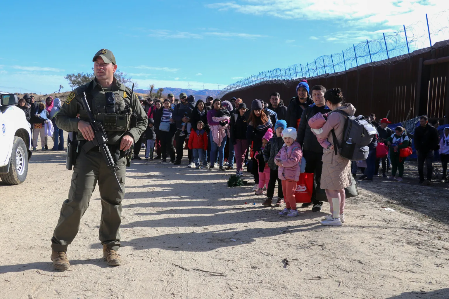 Sheinbaum buscará acuerdo con Trump para que deporte a migrantes directo a sus países