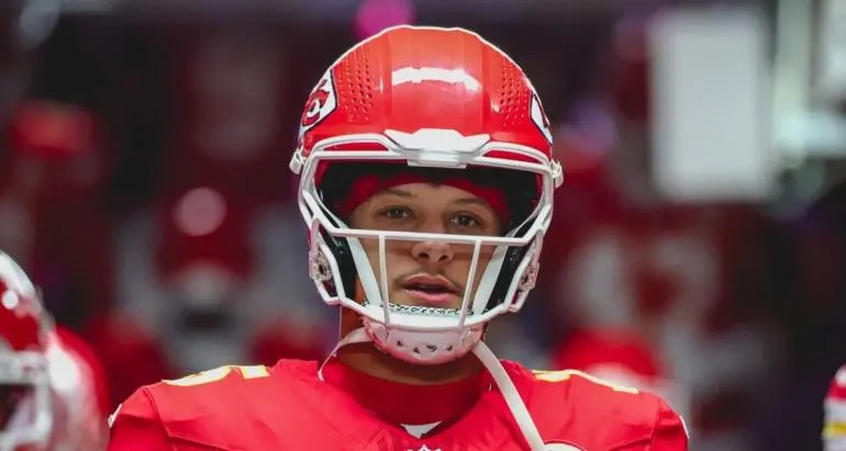 Con todo y esguince de tobillo, Mahomes jugará frente a los Texans