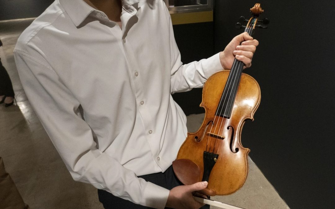 Violín Stradivarius de 1714 es subastado en más de 11 mdd