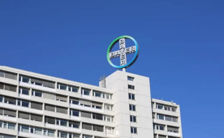 Obligan a Bayer a pagar 2 mil 100 mdd por herbicida