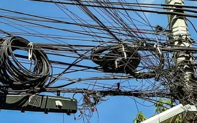 Detienen a hombre mientrar robaba cables de fibra óptica en Gustavo A. Madero