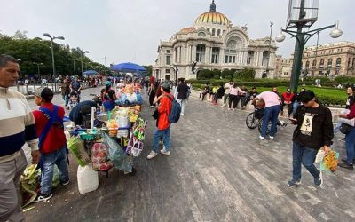 Crece pobreza laboral: Coneval
