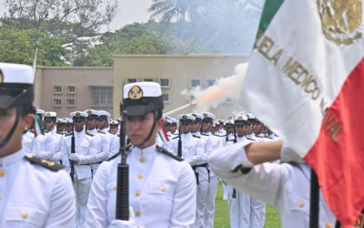 Cadetes juran lealtad a la Bandera en histórica ceremonia en Veracruz