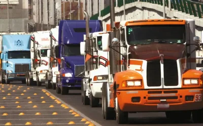 Producción de camiones pesados baja 26% en marzo