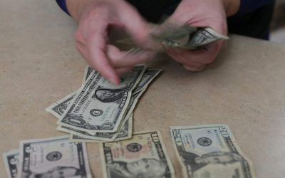 Consumidores muestran resiliencia ante los aranceles, según grandes bancos de EE.UU.