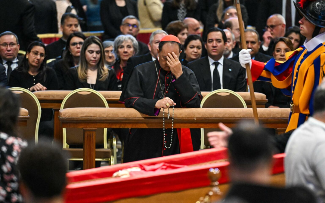 Unas 250 mil personas despidieron al papa Francisco en la basílica de San Pedro