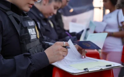 Arrestos de migrantes en la frontera sur de EUA repuntan un 16.7% mensual en abril