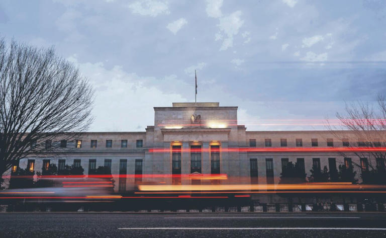 Reserva Federal de EU prevé recorte de personal