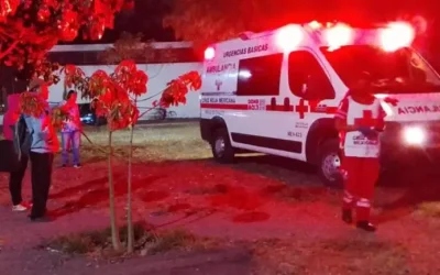 Al menos 13 personas resultan intoxicadas en alberca municipal de Valle de Chalco