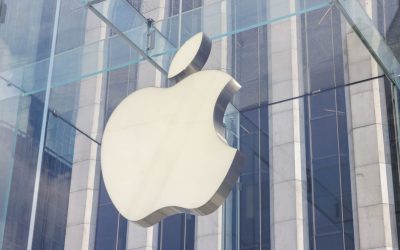 Trump amenaza a Apple con un arancel del 25% para sus iPhones si no fabrica en EE.UU.
