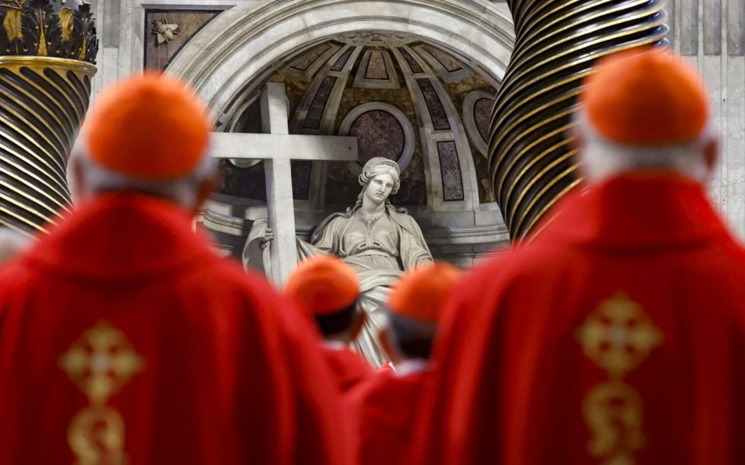 Figuras clave del cónclave: del camarlengo a la voz del ‘Habemus papam’