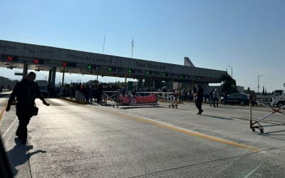 Maestros de la CNTE toman casetas de autopistas que van a Ciudad de México
