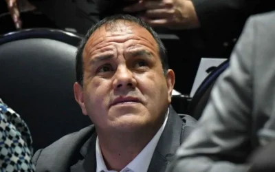 Entregan 23 mil firmas a la Comisión Permanente para pedir el desafuero de Cuauhtémoc Blanco