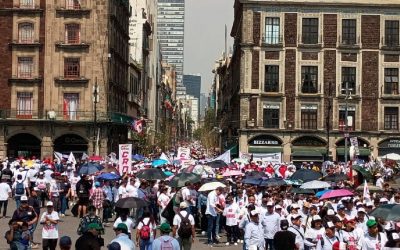 «Por el pleno respeto a nuestros derechos laborales»: marchan en la CDMX por el Día del Trabajo