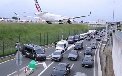 Taxistas se van a huelga en París; provocan 400 km de tráfico