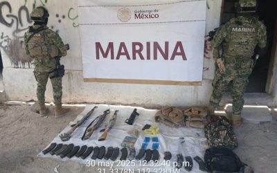 Marinos decomisan arsenal en inmediaciones de Caborca, Sonora