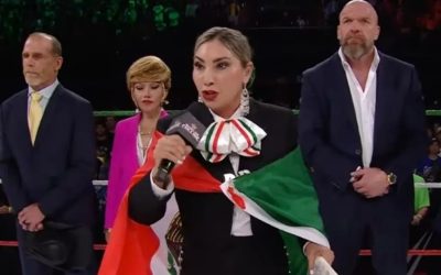Cantante se equivoca al entonar el Himno Nacional Mexicano en evento de Lucha Libre