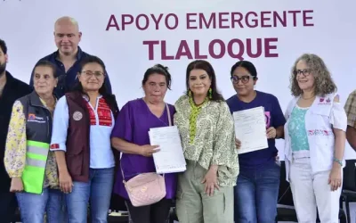 Brugada entrega apoyos a 736 familias afectadas por lluvias en Iztapalapa