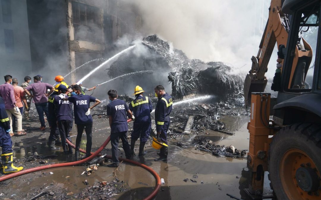 Avión se estrella con 242 pasajeros en India; autoridades estiman que no hay sobrevivientes