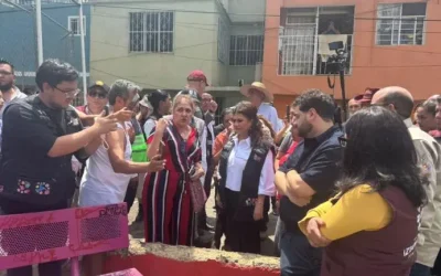 Brugada refuerza apoyo a afectados por lluvias en Iztapalapa y promete nuevo colector de agua