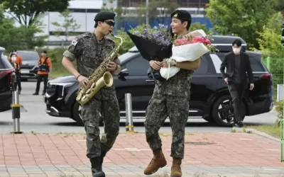 RM y V de BTS se preparan para volver a los escenarios