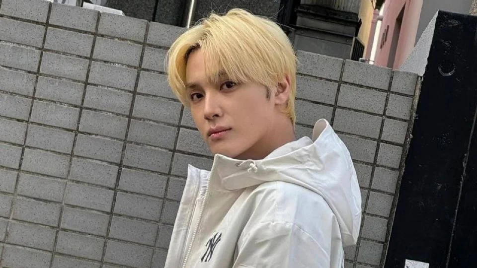 Idol de K-Pop asegura que la agencia lo expulsó de «The Boyz» por rumores de prensa falsos