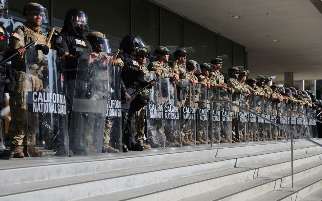 Alrededor de 300 migrantes detenidos en las redadas en California, según organizaciones