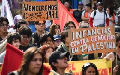 Marchan para conmemorar aniversario del Halconazo; avanzan rumbo al Zócalo