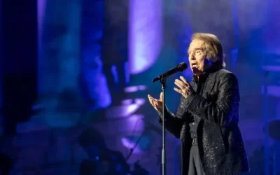 Raphael tiene su ‘gran noche’, al pisar nuevamente un escenario