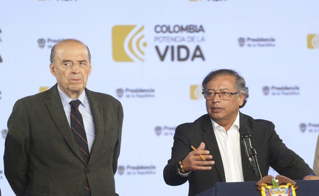 Excanciller colombiano buscó ayuda de EU para sacar a Petro del poder, según diario